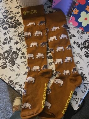 0FIGS Rust Brown Rhino Knee-High Compression Socks Medium Size